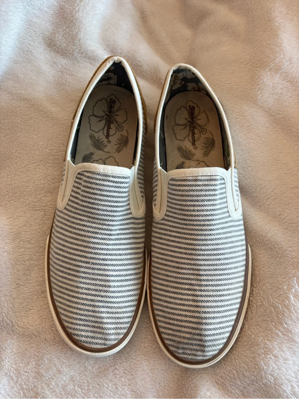 Tommy Bahama Women’s Slip-On Canvas Sneakers Size 9.5